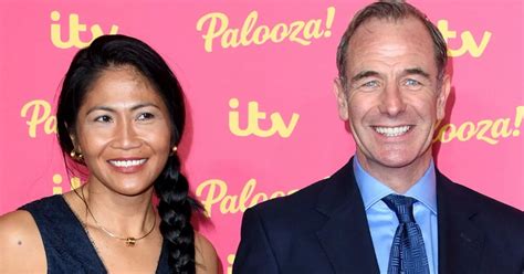 Robson Green's car crash love life amid secret battle .